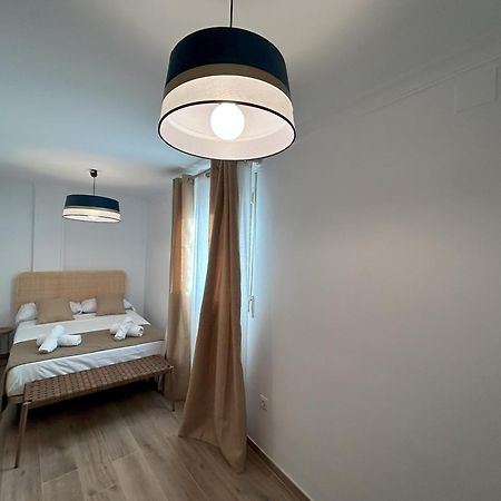 Appartement Edificio Amarillo En El Barrio à Alicante Extérieur photo
