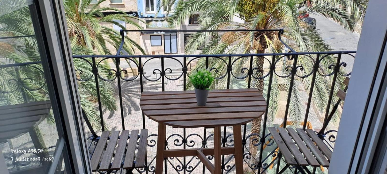 Appartement Edificio Amarillo En El Barrio à Alicante Extérieur photo