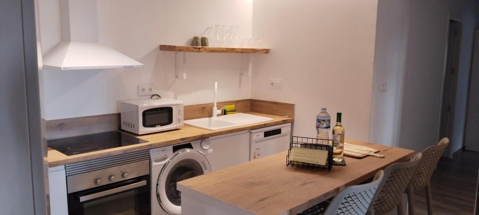 Appartement Edificio Amarillo En El Barrio à Alicante Extérieur photo